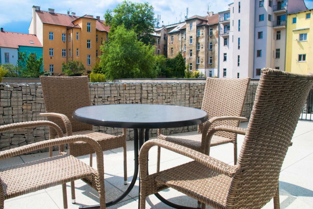 Sunny, Fully Furnished Studio Type With Terrace Plzeň Esterno foto